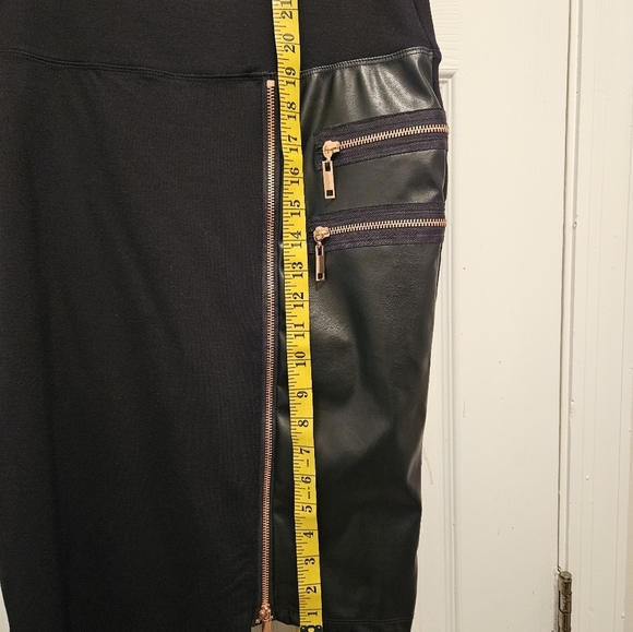 Athena Marie Black Asymmetrical Skirt-Size Medium - Picture 9 of 14